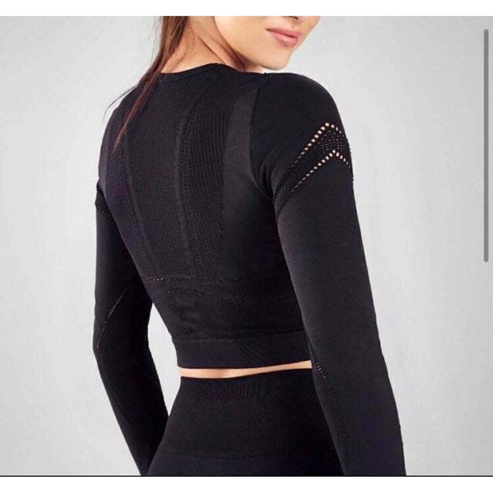 Fabletics Top Seamless Compression Mesh Crop - Picture 2 of 12